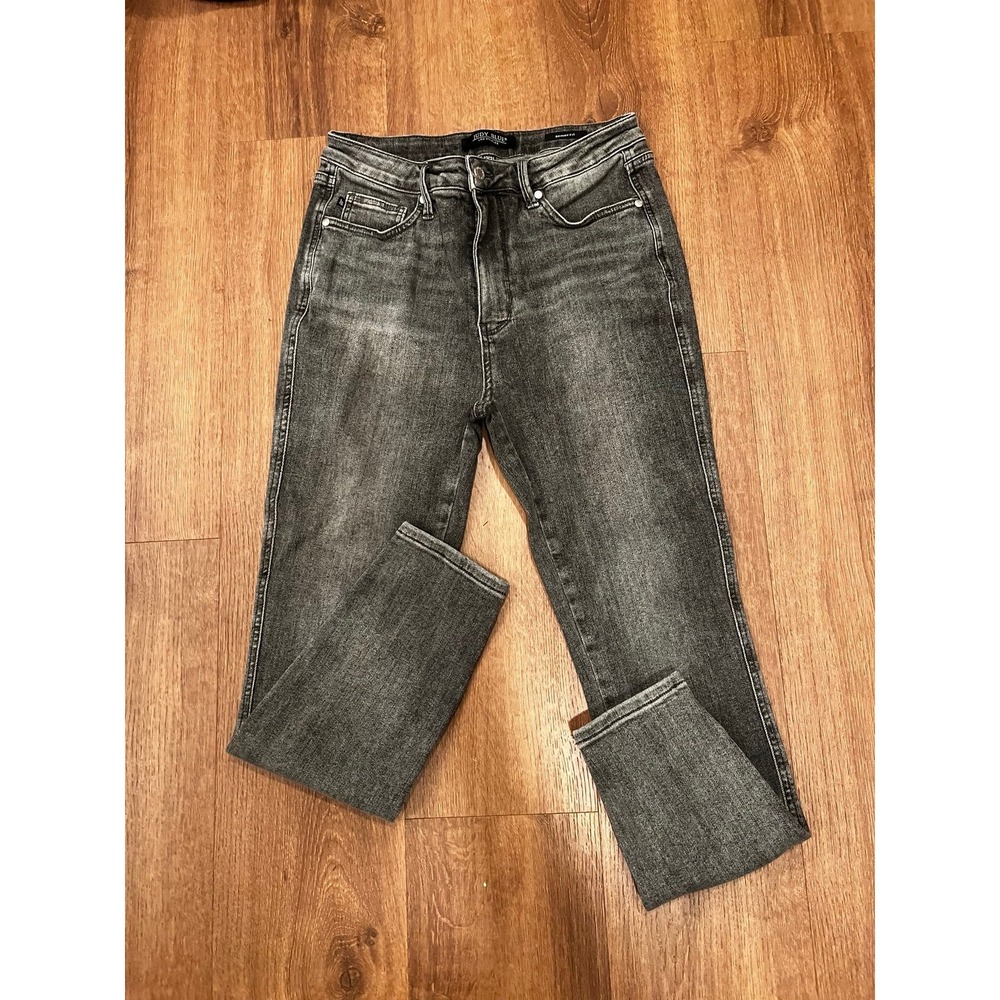 Judy Blue Mid Rise Tummy Control Skinny Jeans Grey Wash
JB88862 GRY Sz 13/31